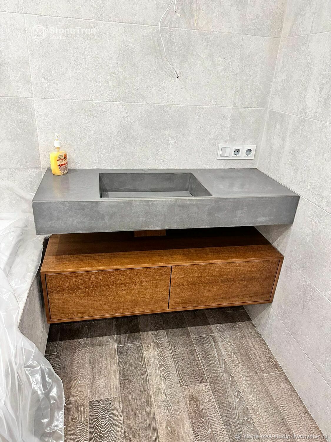 Мебель для ванной комнаты навесная с раковиной