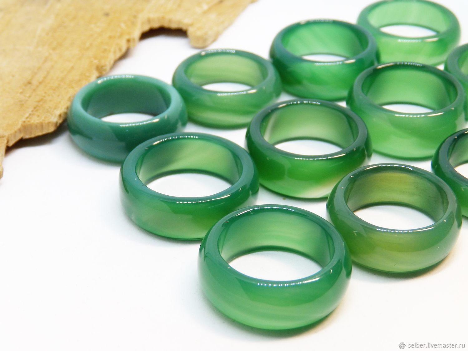 Кольцо из зеленого агата