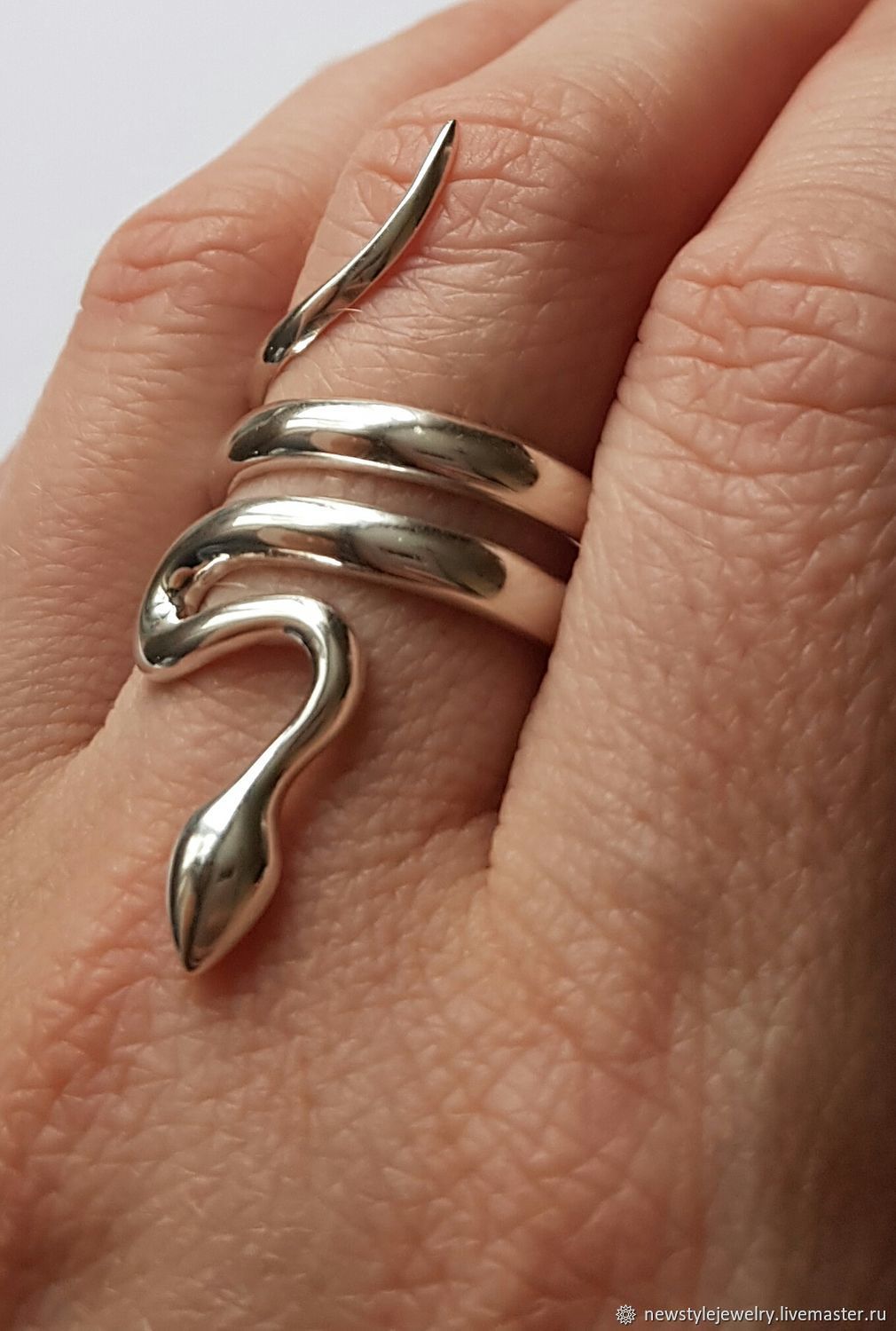 кольцо в форме змеи фото
