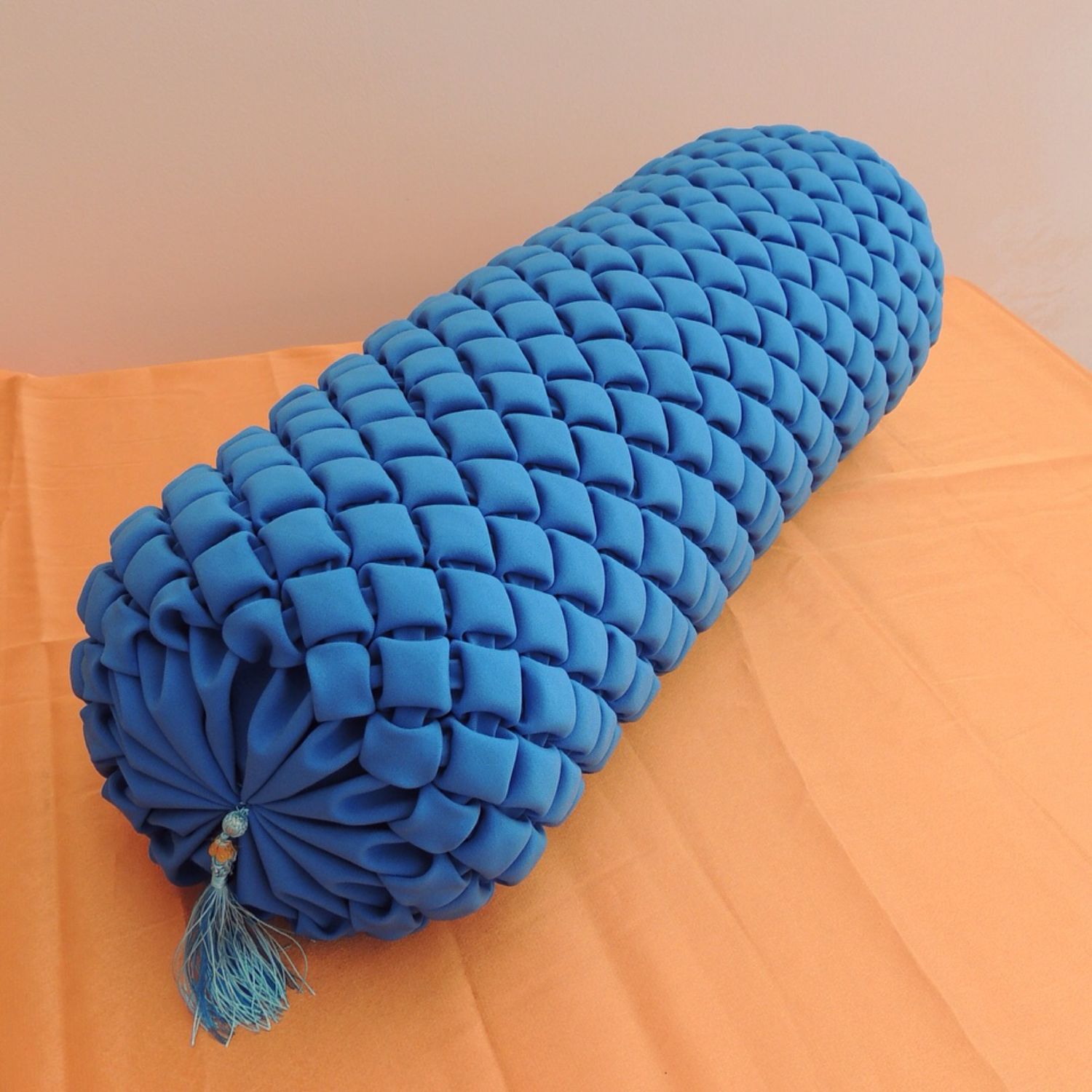 Валик подушка декоративный для кровати