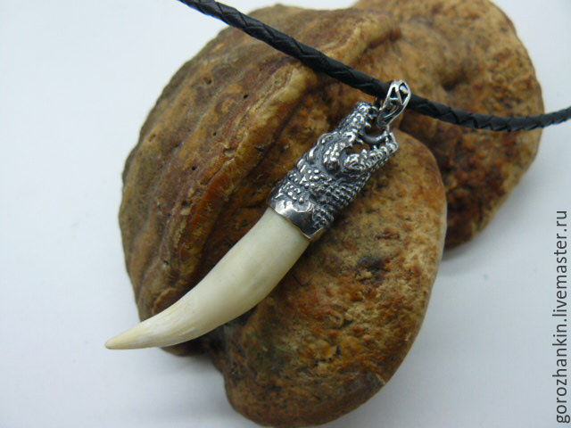 Pendant-amulet-talisman the tooth of a crocodile with a finial in the form of the head of a crocodile 925 silver to buy a crocodile tooth to give the tooth of a crocodile Moscow handmade gift guy man 