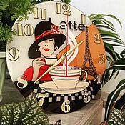 Часы в детскую Сказочный домик,роспись стекла