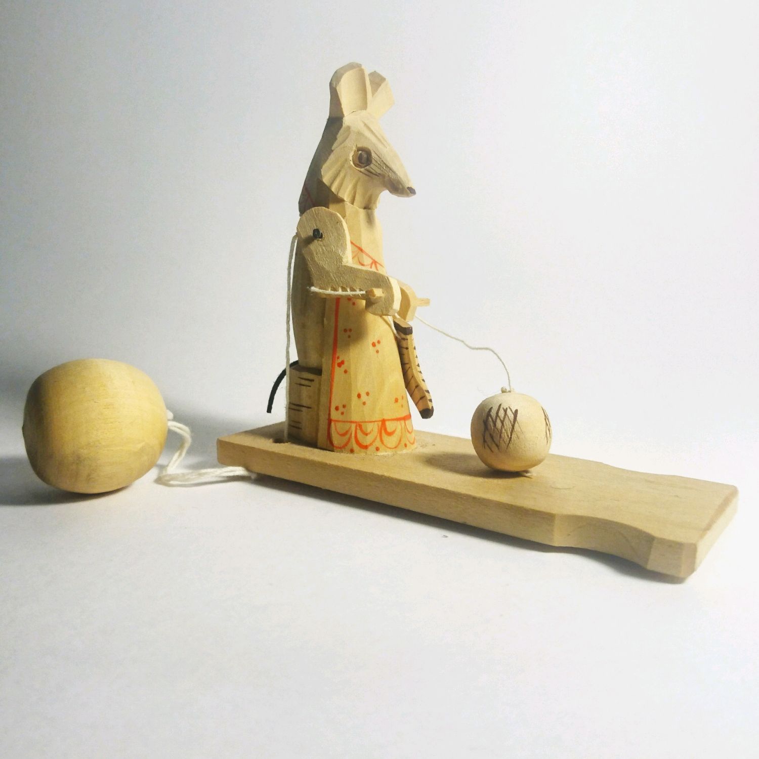 Богородская игрушка пляшущий мужичок с пружиной внутри