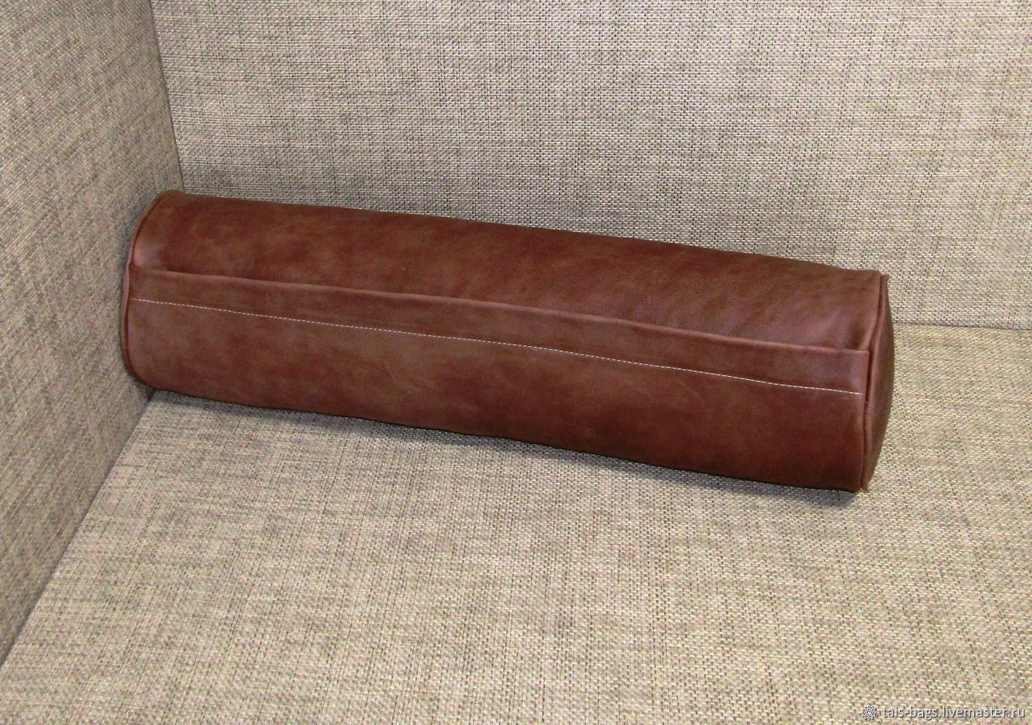 кожаные подушки на диван