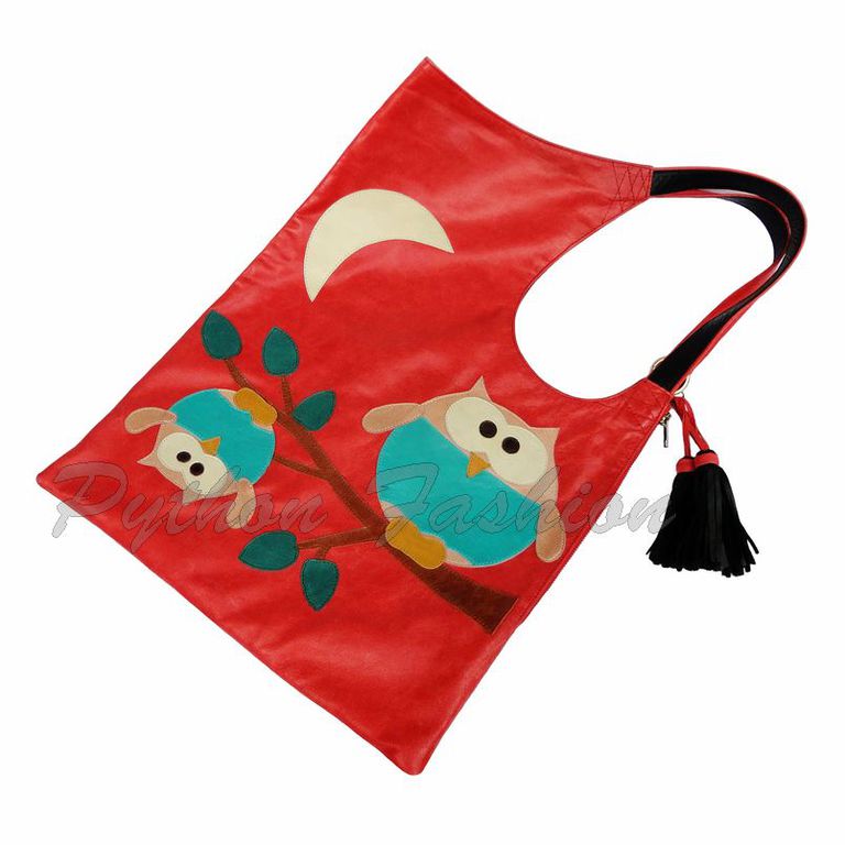 Leather bag with applique. Author bag made of genuine leather. Leather shoulder bag. Beautiful bag with handmade decor. Fashionable women's tote bag. Stylish bag with applique owl.
