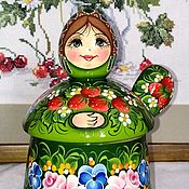Matryoshka floral, 5 seats . Girl with pigtail