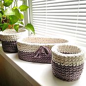 Jute knitted shopper bag with long handles from with a keychain