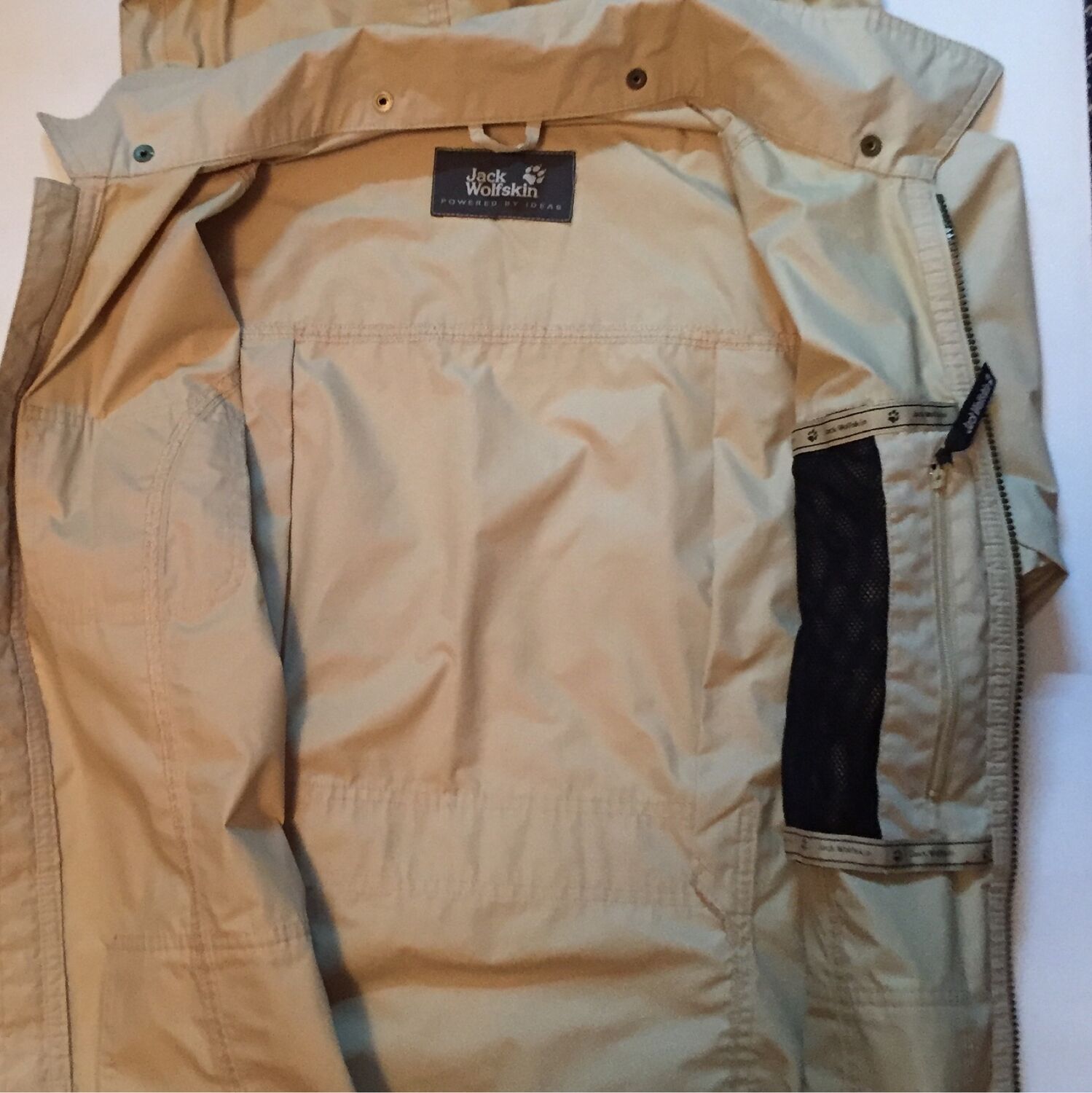 Винтаж: ветровка Jack Wolfskin, бежевая. Оригинал купить в интернет ...