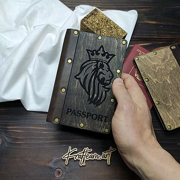 Канцелярские товары ручной работы. Ярмарка Мастеров - ручная работа Обложка на паспорт "лев". Handmade.
