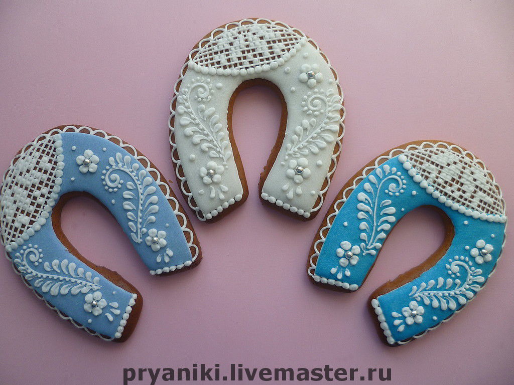 Horseshoe Gingerbread cookies