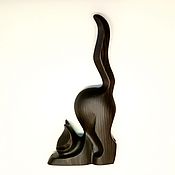 sculpture of wood 