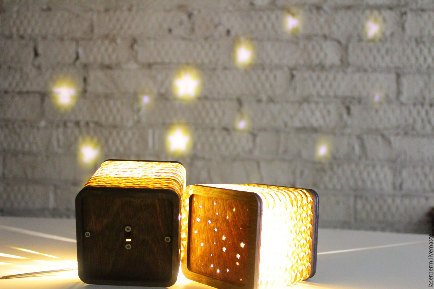 Ночник медведица. Лазерный пермь. Пермь лазер ольховская. Квазар лазертаг пермь колизей. Подсветка камского моста.