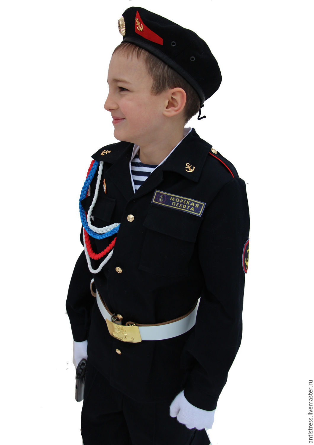 Дети в форме морской пехоты