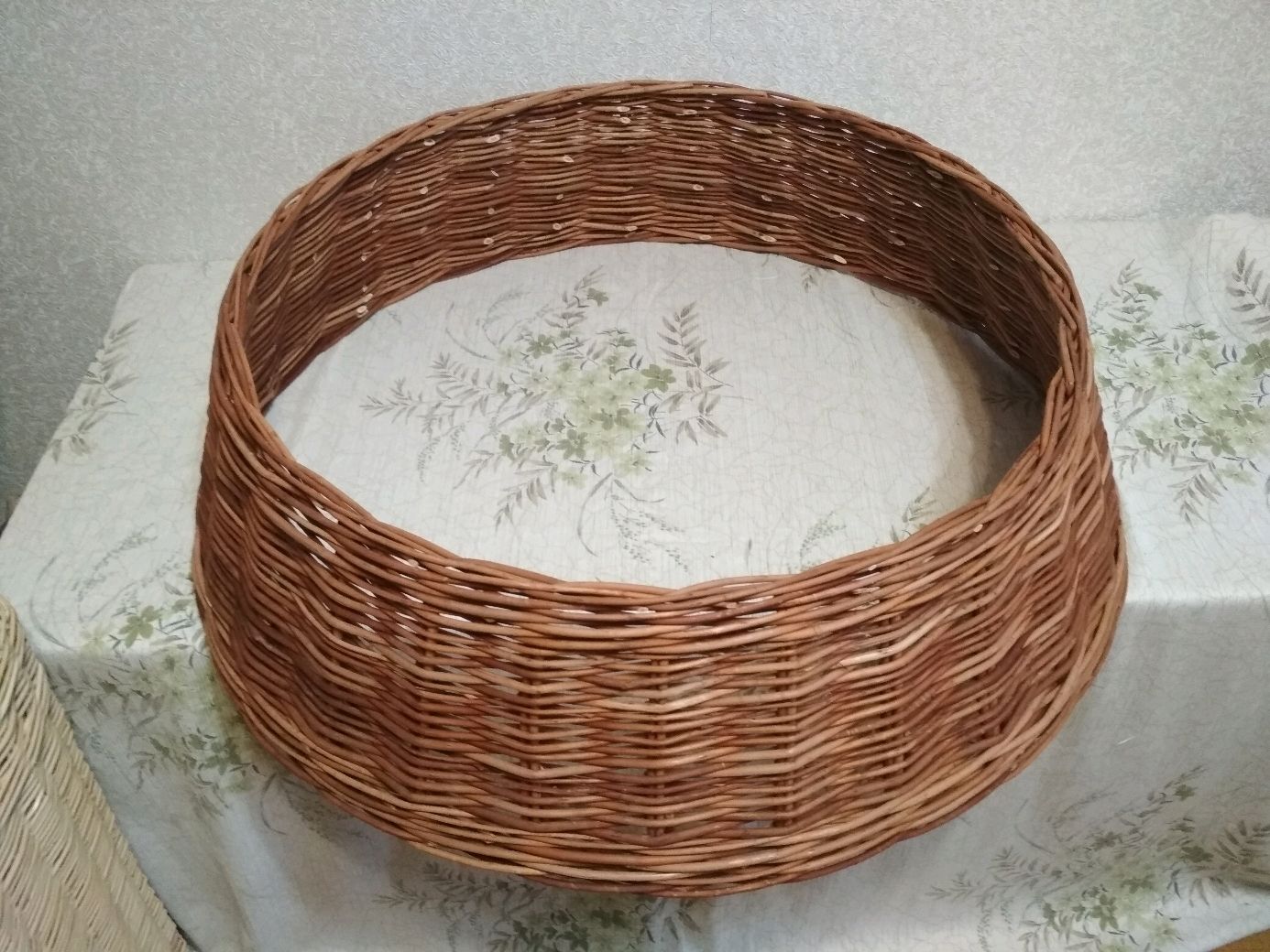Юбка для елки из бумажной лозы