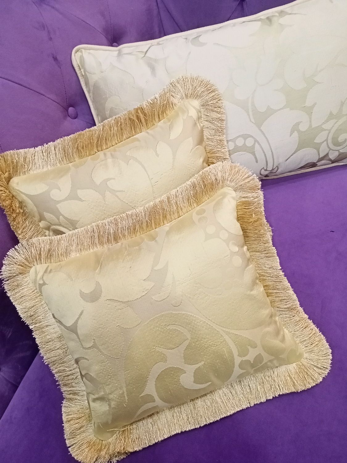 Подушка декоративная с вышивкой 