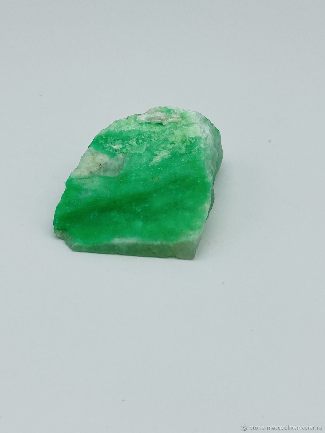 Зелёный лунный камень купить в интернет-магазине Ярмарка Мастеров по цене1000 ₽ – PCLAQRU