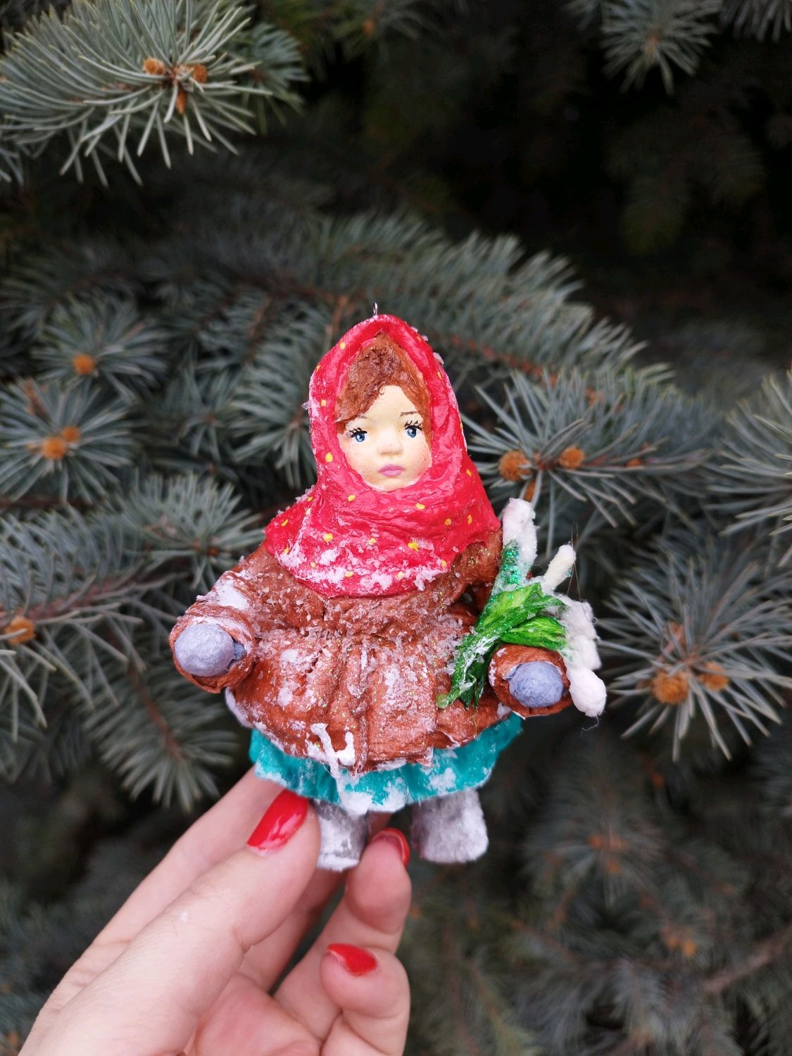 Ватная елочная игрушка - девочка с подснежниками – купить онлайн на ...