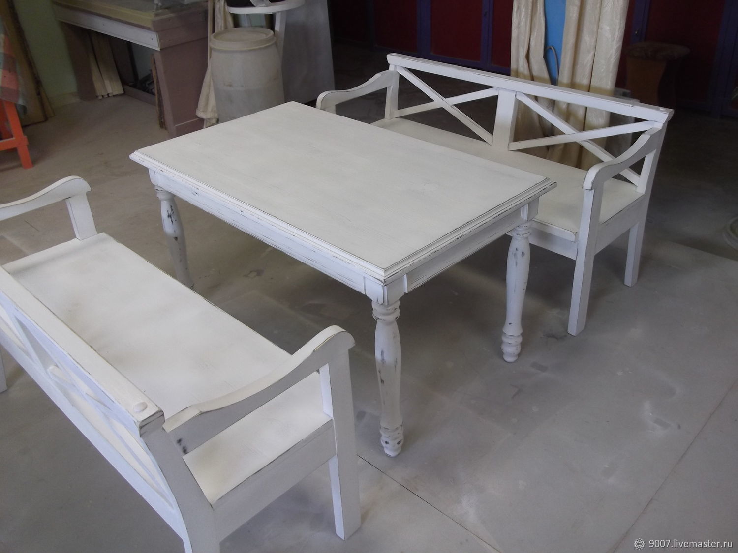 Деревянный стол в стиле Прованс