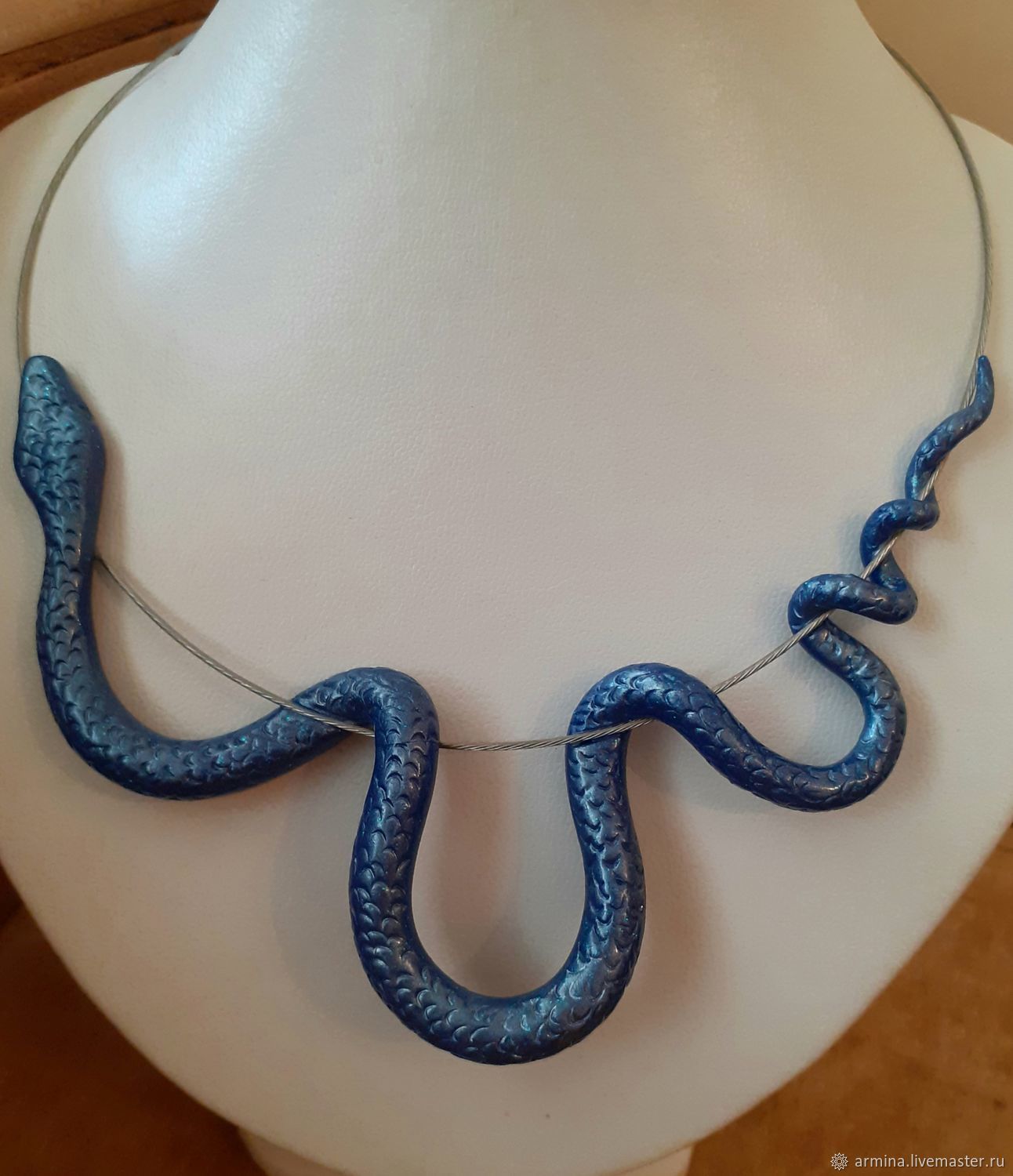 Змеиное украшение на шею