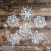 Сувениры и подарки handmade. Livemaster - original item Snowflakes 6 pieces set of white knitted (1B). Handmade.