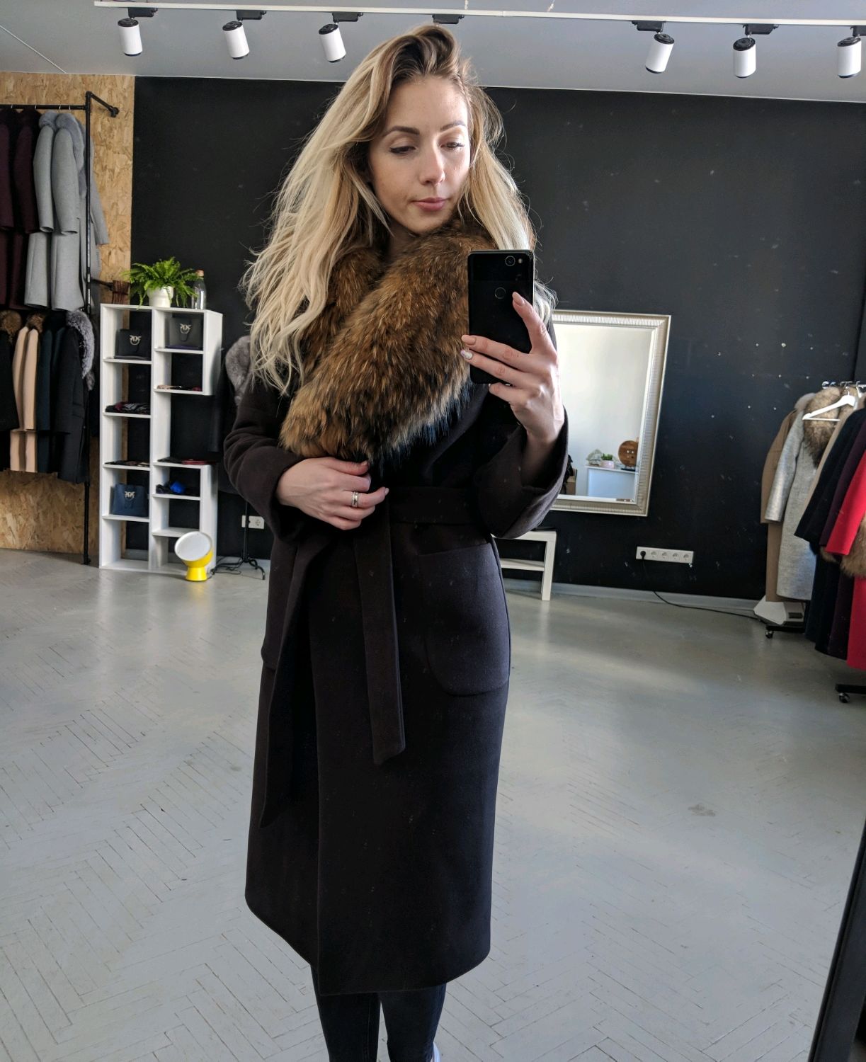 Зимнее пальто с мехом енота, Пальто, Москва,  Фото №1