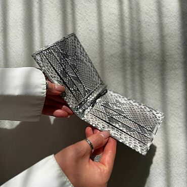 Сумки ручной работы. Ярмарка Мастеров - ручная работа Зажим для денег из натуральной кожи питона — в природном оттенке. Handmade.