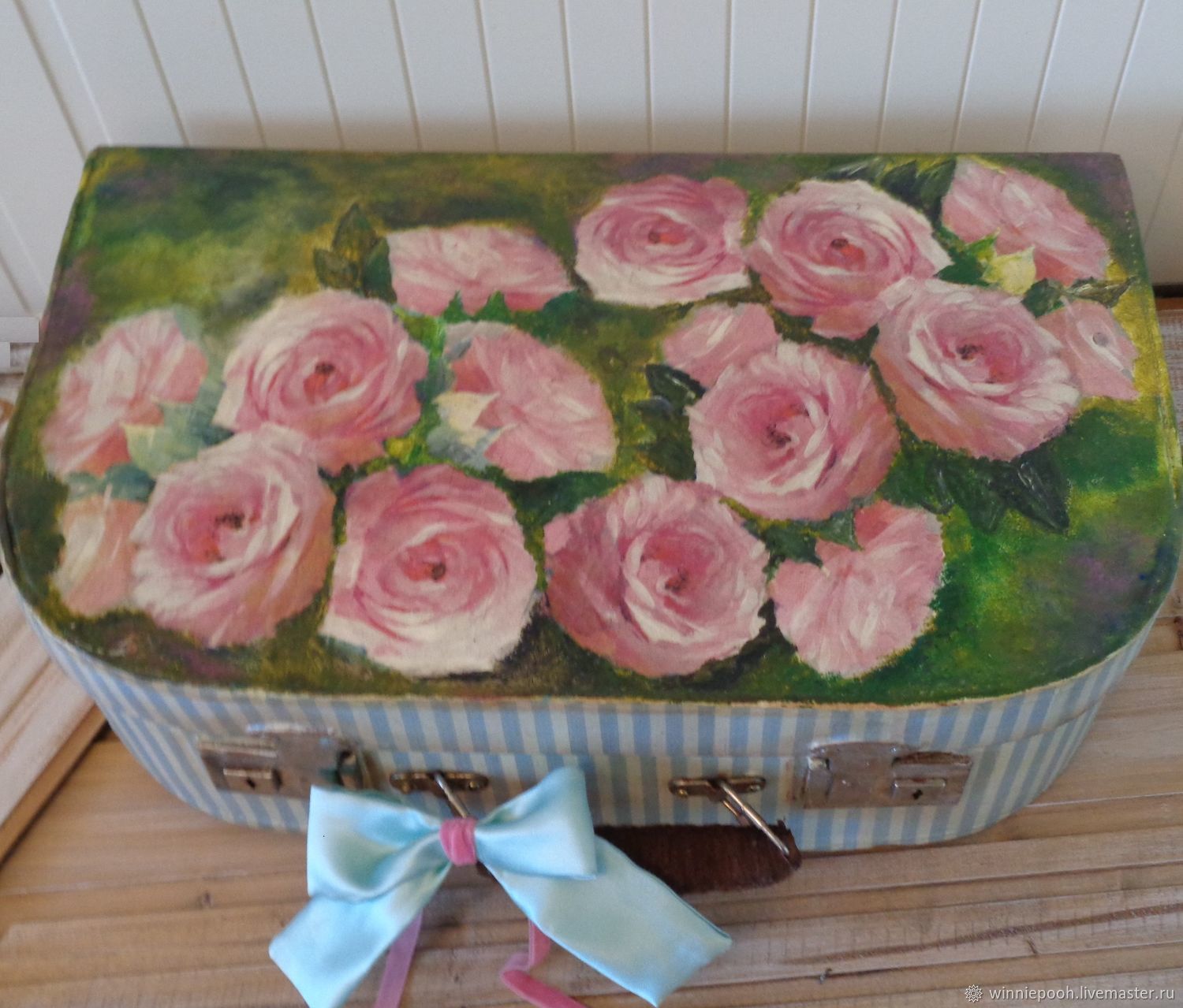 чемодан роз