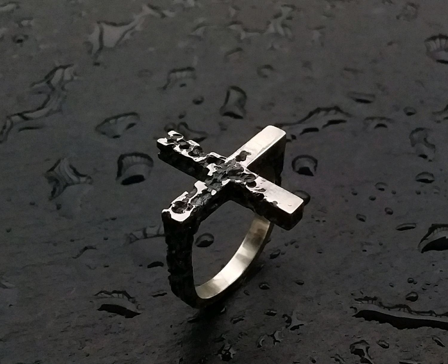 Кольца с крестами