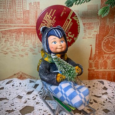 Куклы и игрушки ручной работы. Ярмарка Мастеров - ручная работа Ватная игрушка «Малыш на саночках». Handmade.