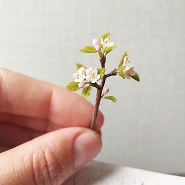 Цветы и флористика ручной работы. Ярмарка Мастеров - ручная работа Миниатюра Веточка цветущей яблони 1:12. Handmade.