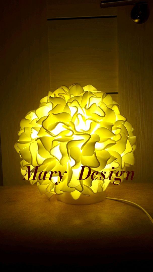 Настольная лампа из изолона. Абажур из изолона для торшера. Торшеры светильники из изолона. Светильники в виде цветов. Светильник из фоамирана на плафон.