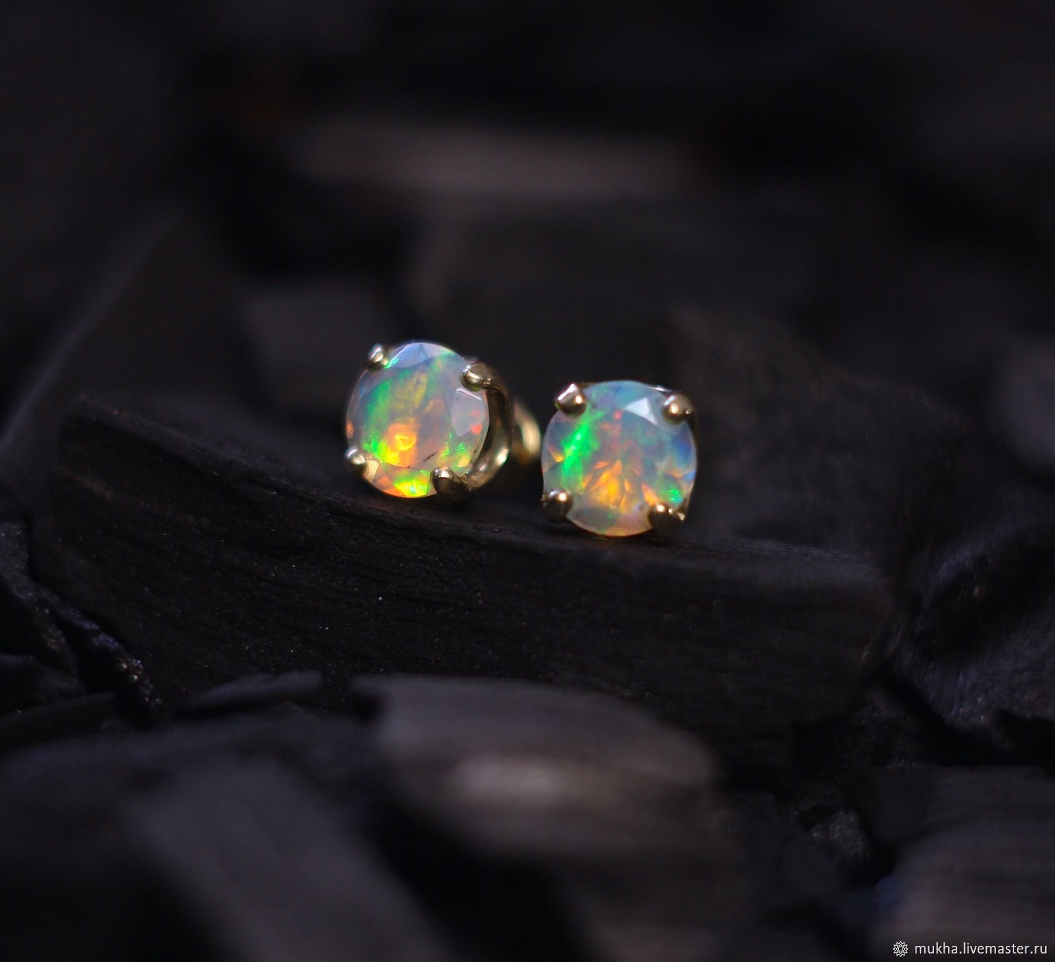 Опал гвоздики. Пусеты с опалом. Санлайт серьги с опалом. Опал натуральный серьги. Опал гвоздики.