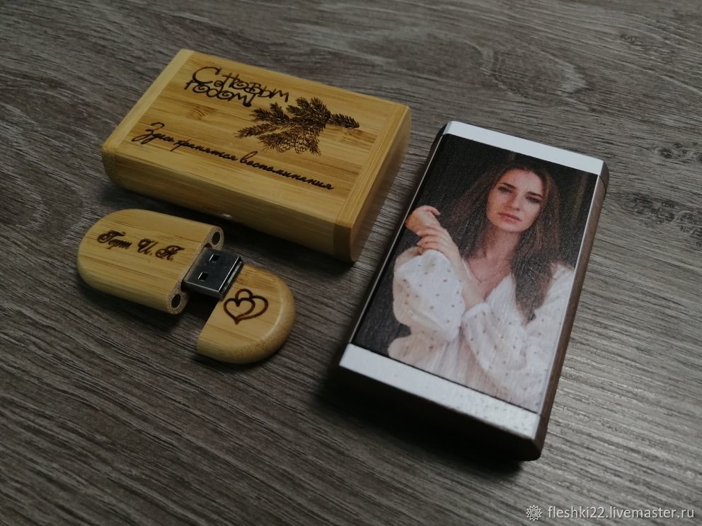Деревянная флешка с гравировкой в коробочке в интернет-магазине на ...