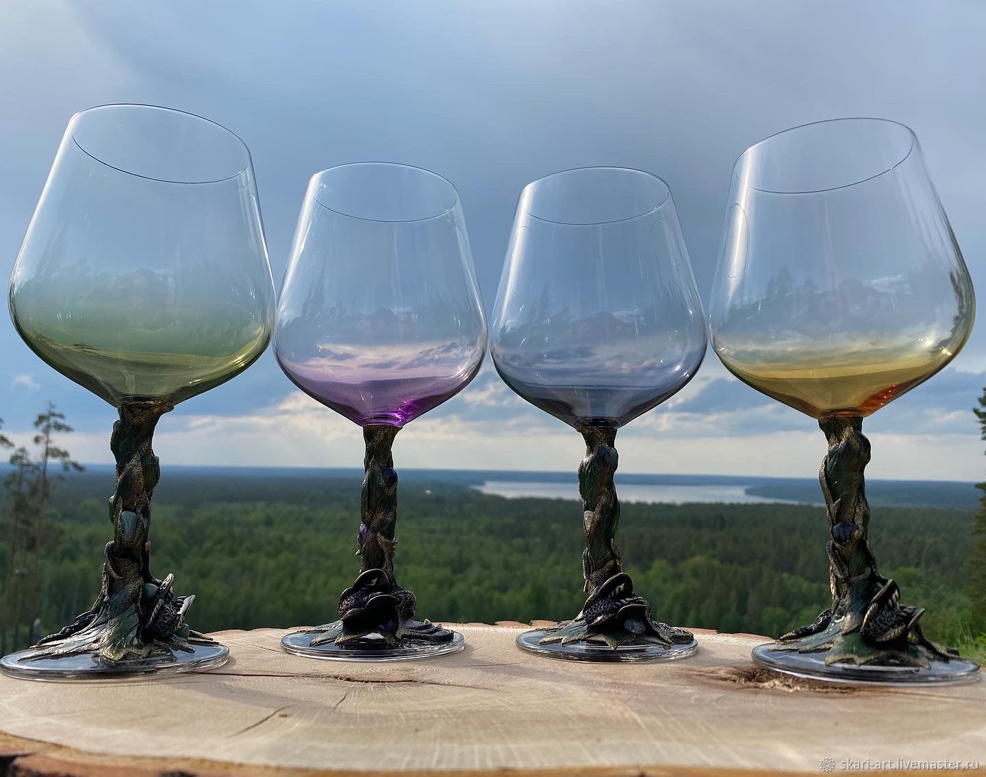 One colored glass with a dragon inlaid with stones witcher Witcher, Wine Glasses, St. Petersburg,  Фото №1