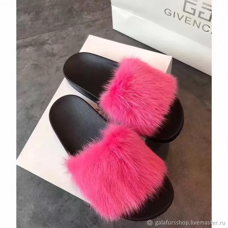 pink fur flip flops