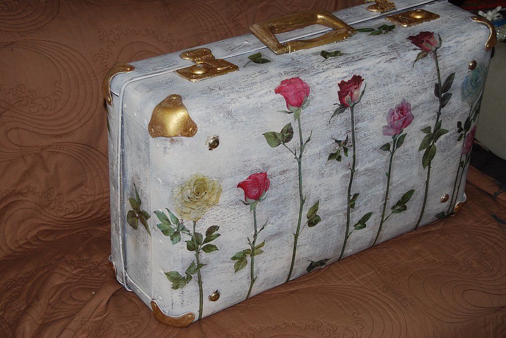 Сундук из старого чемодана