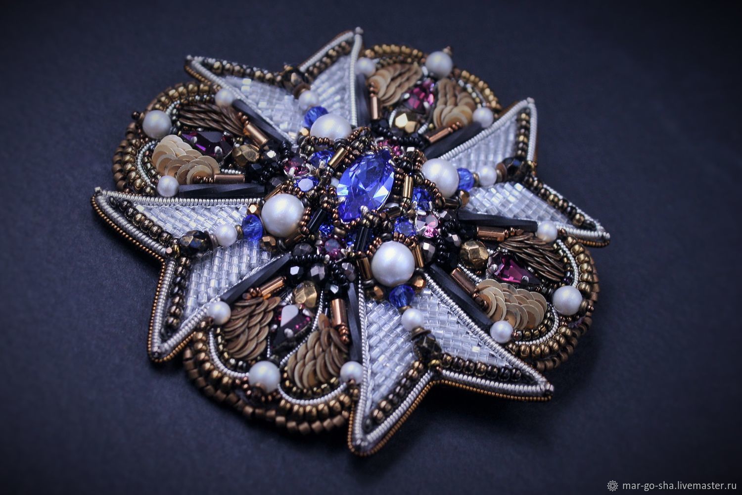 королевские броши