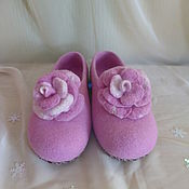 Обувь ручной работы handmade. Livemaster - original item Slippers: Lilac felted slippers for women.. Handmade.