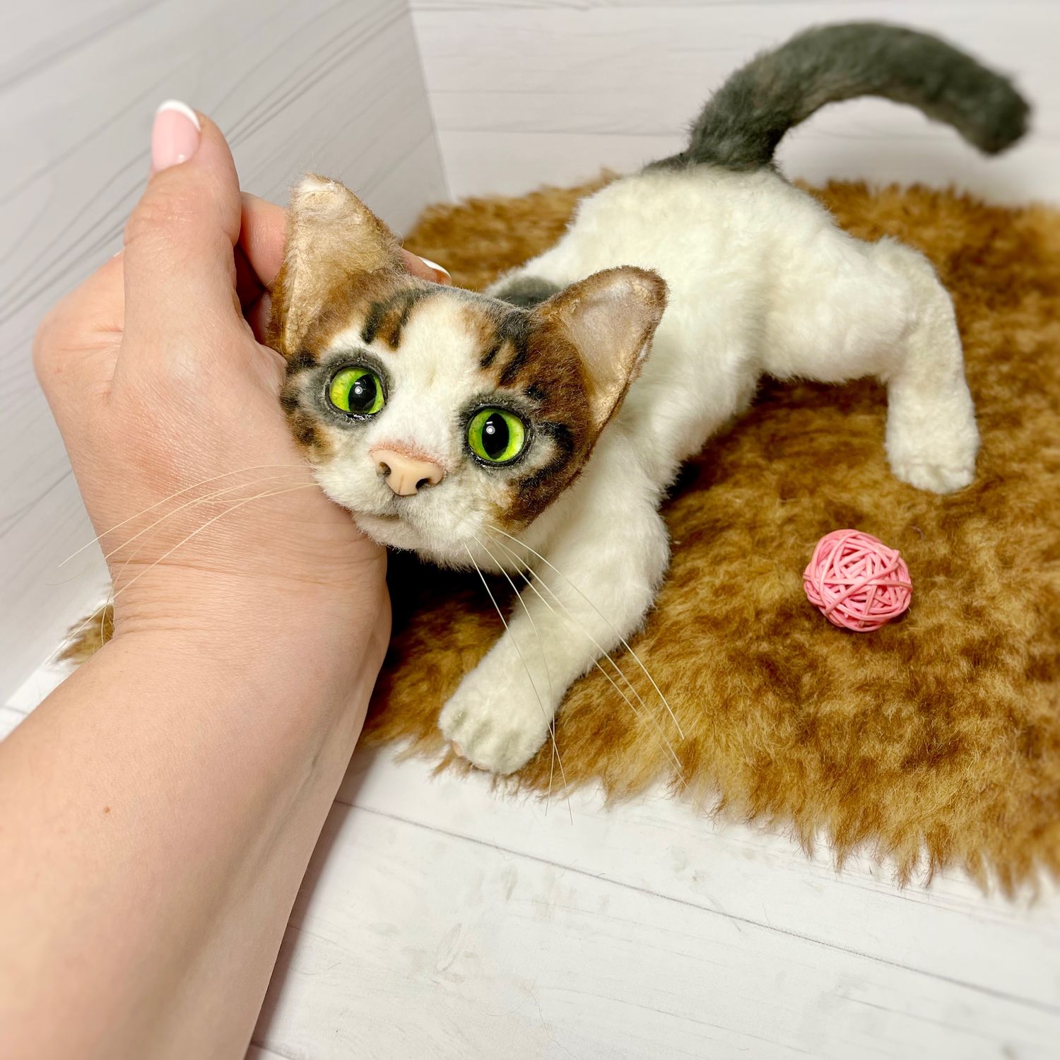 Кошки плюшевый эльф. Котенок Бася. Кошка Тедди. Котик плюшевый мяукает.