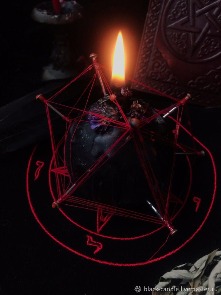 Техники черной магии. Свеча от порчи и сглаза черная магия. Черные магические свечи. Ритуалы черной магии. Магические атрибуты.