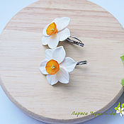 Bracelet with white anemones