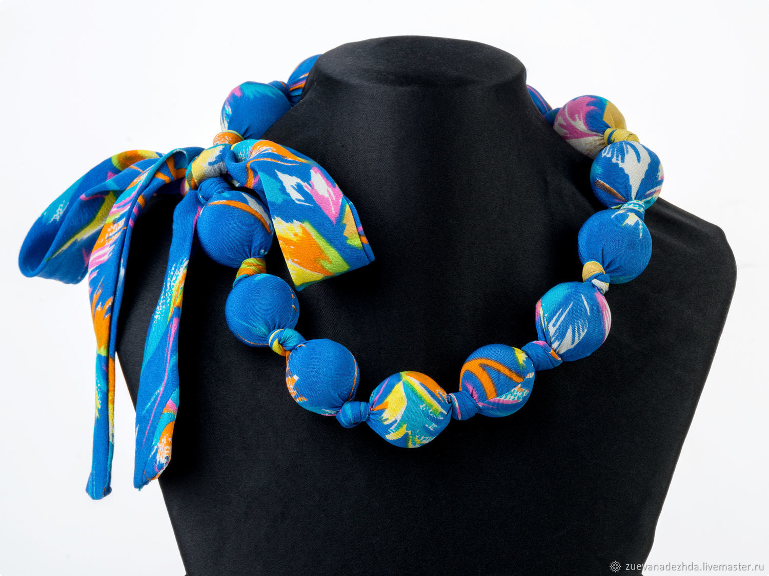 бижутерия из ткани. бусины из ткани. бусины из ткани. тряпичные бусы. бусины из ткани.