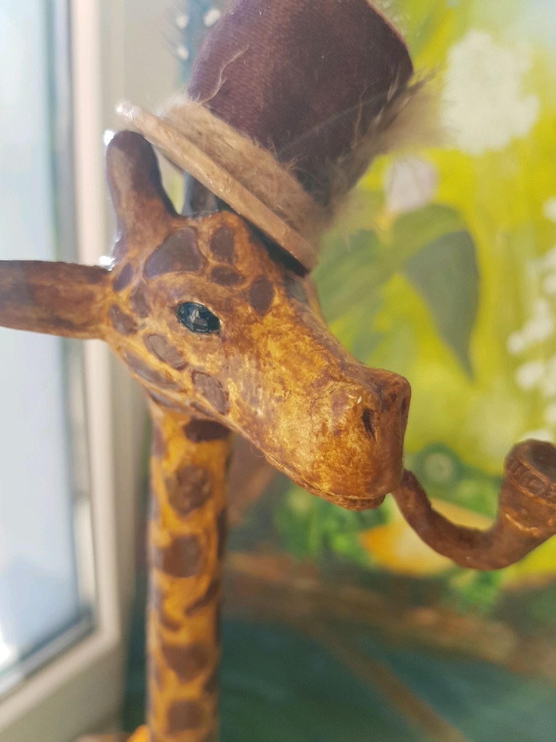 Домашний жираф. Жираф джеральд амигуруми. Вентилятор жираф ручной. Жираф из ткани. Шоу маска жирафа.