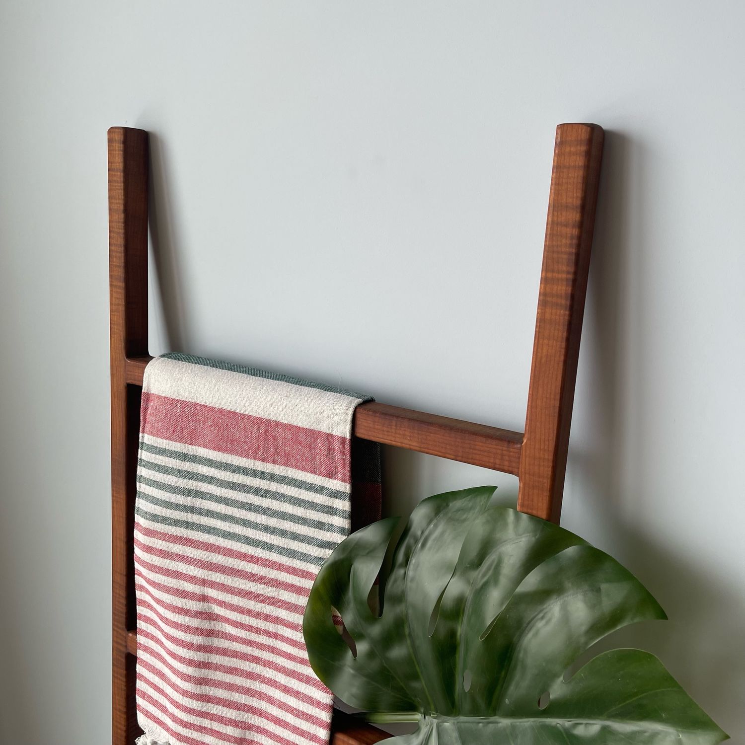 Лестница для полотенец интерьерная из дерева – заказать на Ярмарке ...