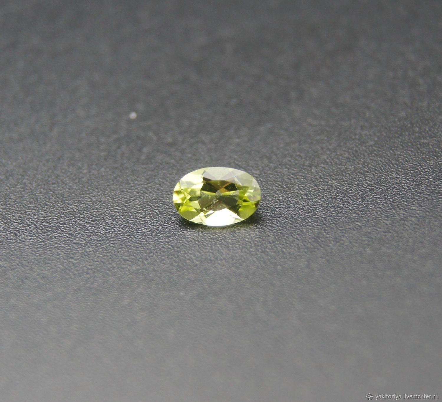Chrysolite insert oval 6h4 mm (0,44 CT), Cabochons, Moscow,  Фото №1