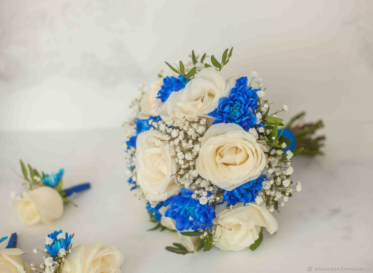 Синяя гипсофила букет невесты