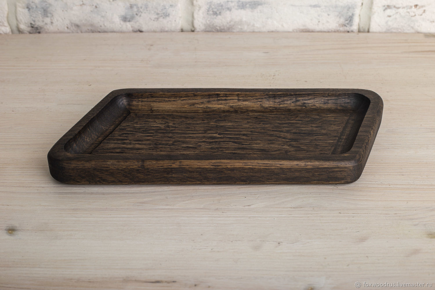 Тарелка для хлеба и столовых приборов из темного дуба – купить онлайн ...