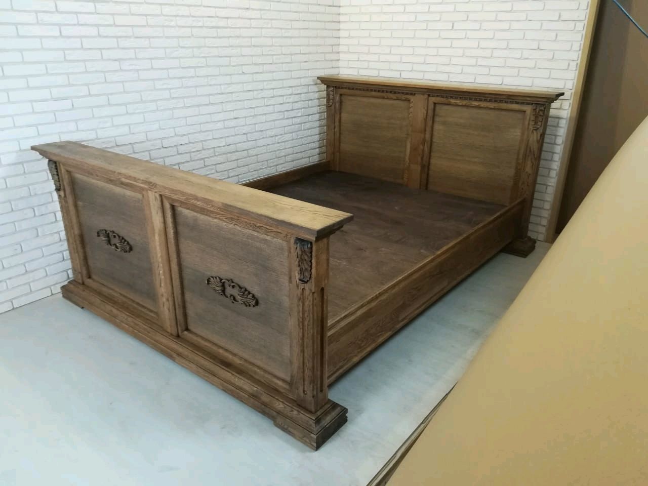 Кровать из массива дуба сара