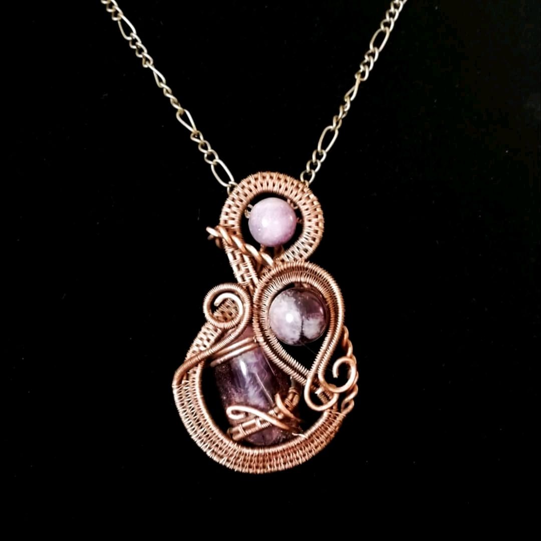 кристаллы в нефтяном. кулон с черным аметистом. кулон пермь. подвеска пермский зодиак. кулон пермь.