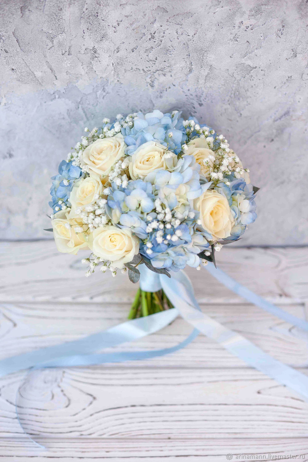 Голубой синий Букет невесты из гортензии, роз и гипсофилы в интернет-магазине Ярмарка Мастеров по цене 7800 ₽ – N41O6RU